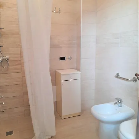 La Taverna 98 شقة